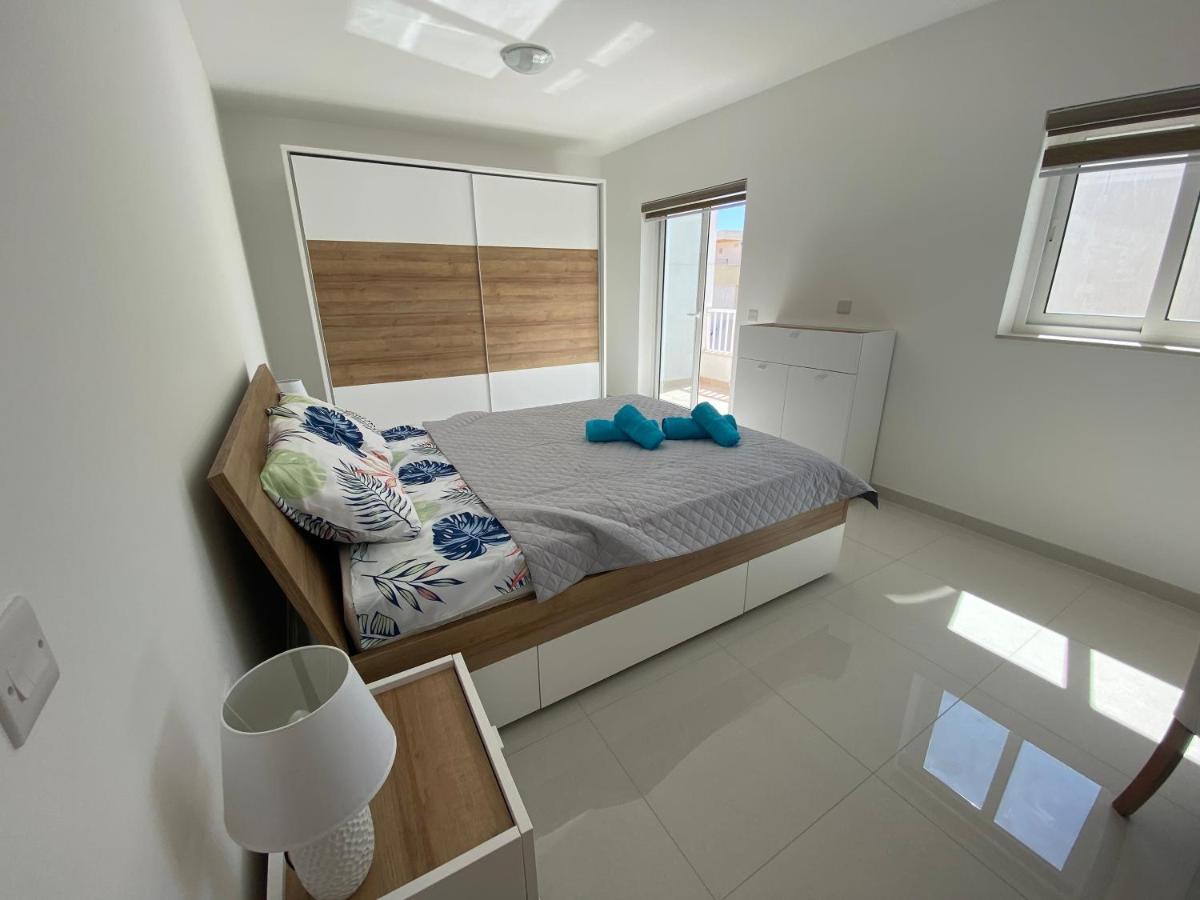 Sunshine Apartments Mellieha - Modern Two Bedroom Penthouse With Terrace Eksteriør bilde