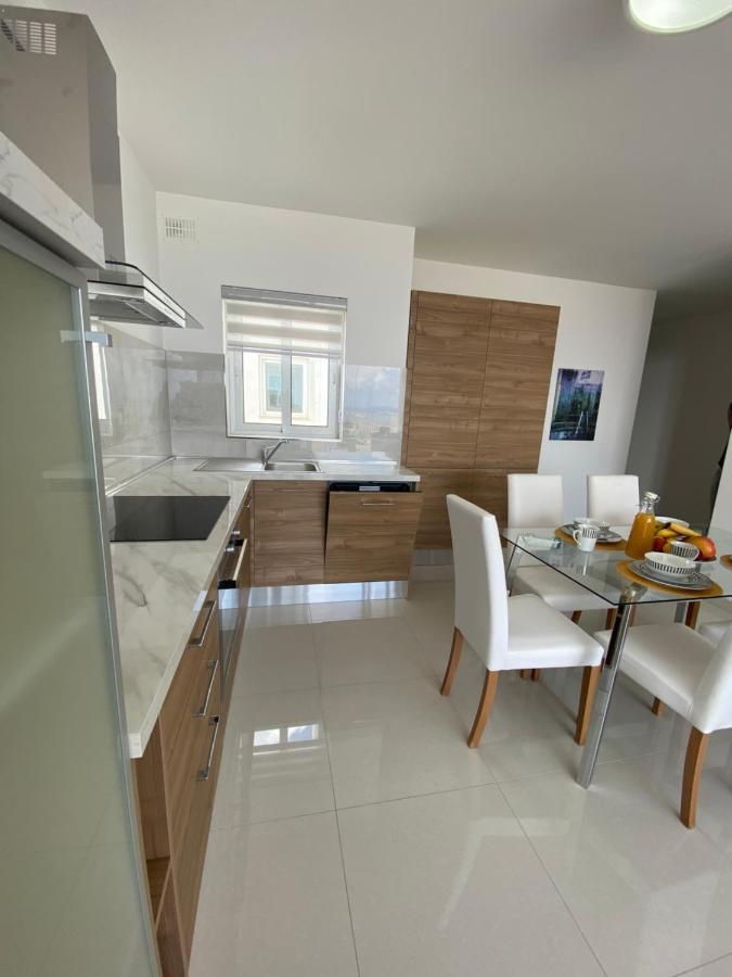 Sunshine Apartments Mellieha - Modern Two Bedroom Penthouse With Terrace Eksteriør bilde