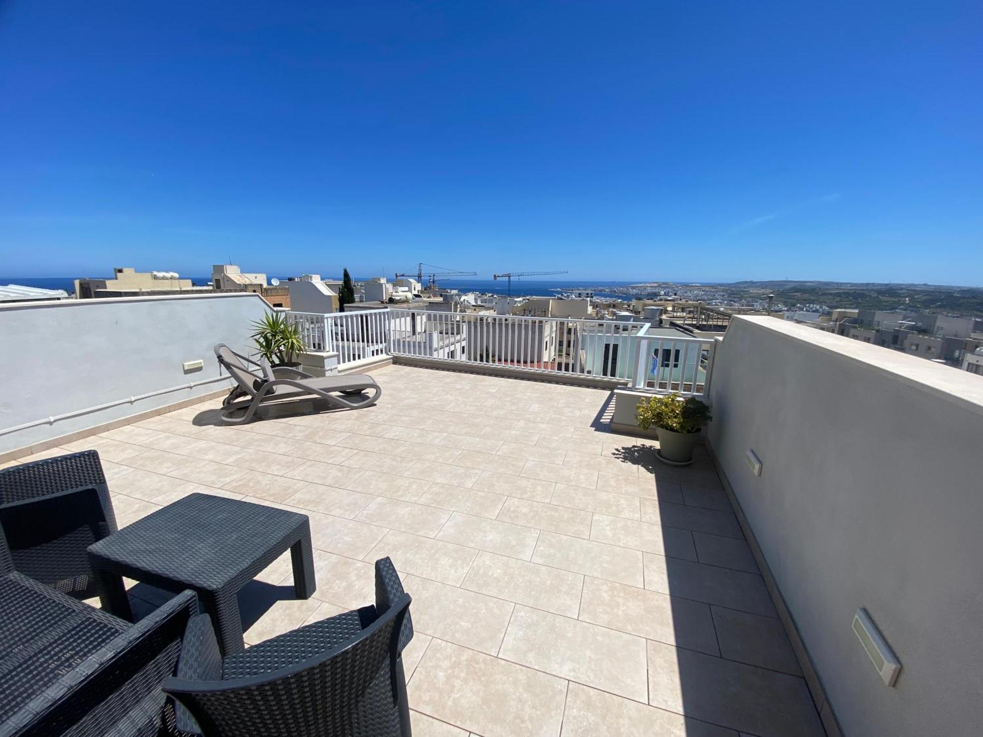 Sunshine Apartments Mellieha - Modern Two Bedroom Penthouse With Terrace Eksteriør bilde
